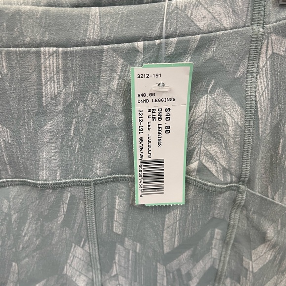 lululemon athletica Light Blue Geometric Leggings - Picture 2 of 5